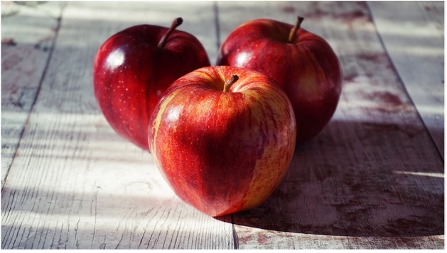 Photo of 3 apples