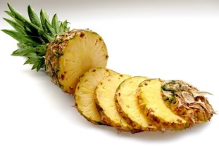 Photo of sliced pineapple